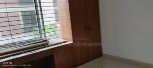 গুলশানে ৪০০০ বর্গফুটের ৪ বেডরুমের বড় অ্যাপার্টমেন্ট ভাড়ার জন্য