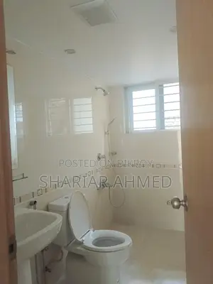 2800 Sqft UN-FURNISHED APARTMENT FOR RENT IN GULSHAN 2
