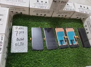 Pixel 7 Pro soft OLED display