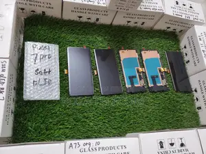 Pixel 7 Pro soft OLED display