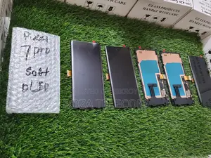 Pixel 7 Pro soft OLED display