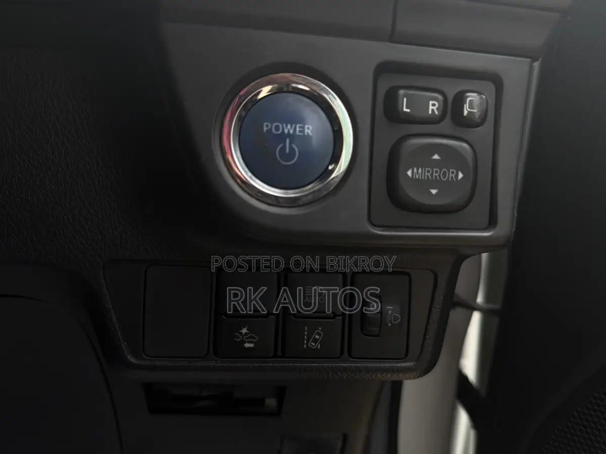 Toyota Corolla Fielder 2020 White