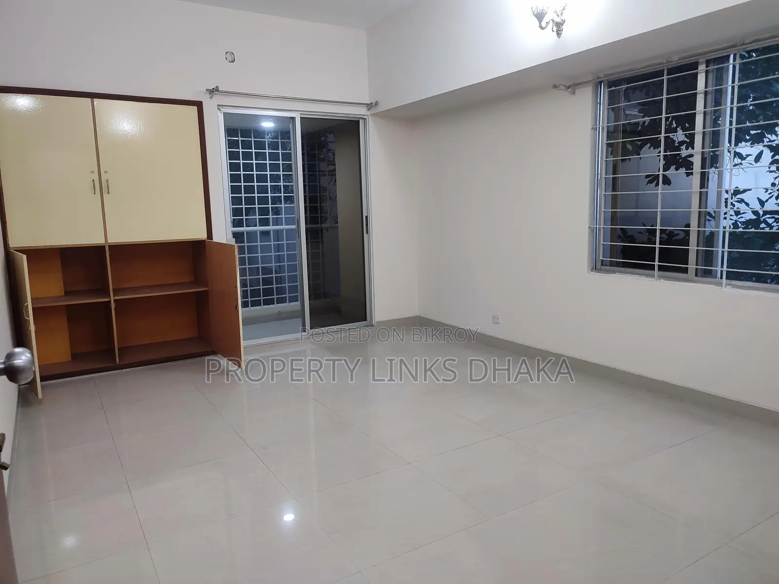 Lake View Flat for Rent in Gulshan-2
