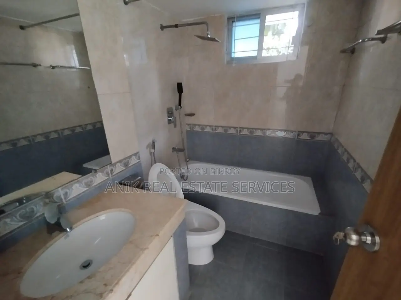 Good Quality 4 Bedroom Semi Farnised Flat Rent In Gulshan North