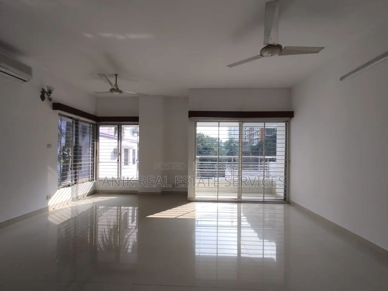 Good Quality 4 Bedroom Semi Farnised Flat Rent In Gulshan North