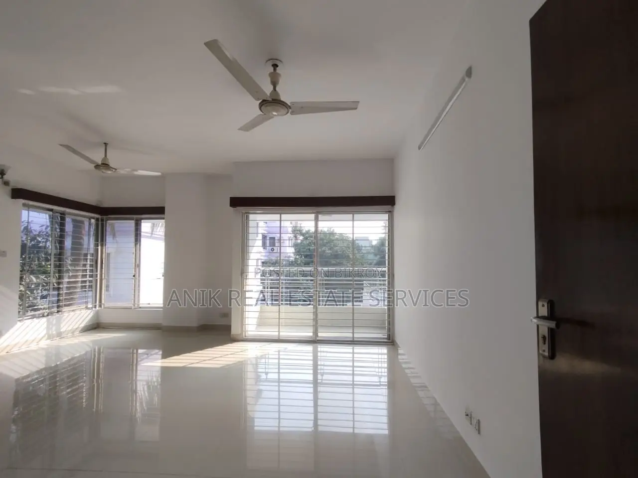 Good Quality 4 Bedroom Semi Farnised Flat Rent In Gulshan North