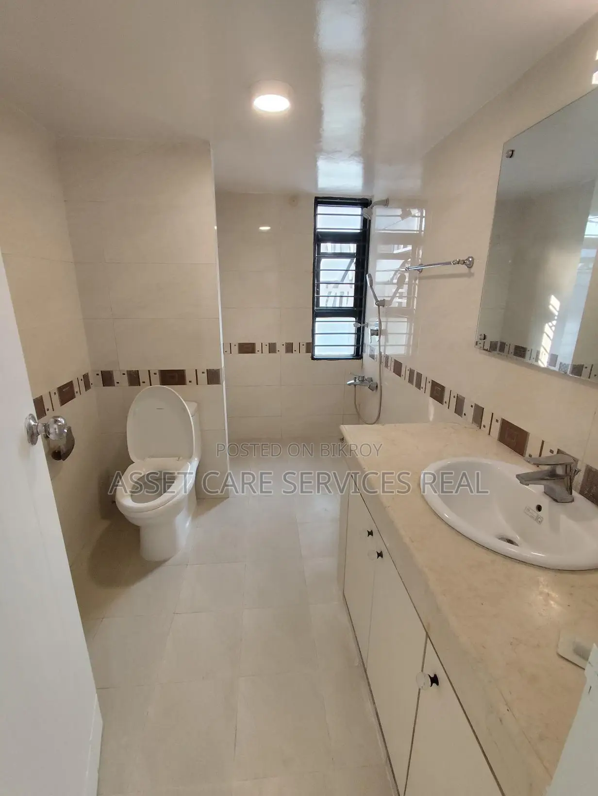North Gulshan 4-Bedroom Apartment for Rent with Gym and Pool