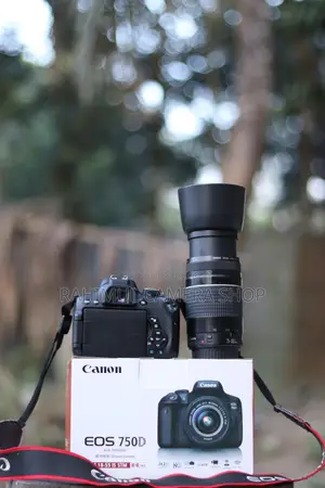 Canon 750D with 75-300 Zoom lens, full fresh box condition