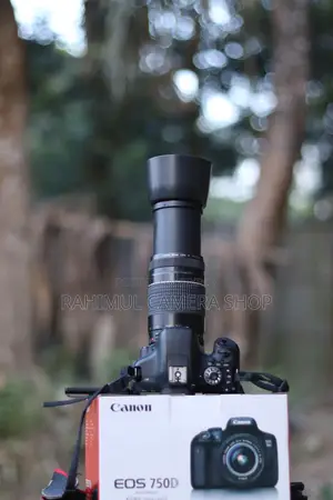 Canon 750D with 75-300 Zoom lens, full fresh box condition