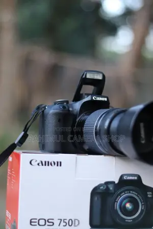 Canon 750D with 75-300 Zoom lens, full fresh box condition