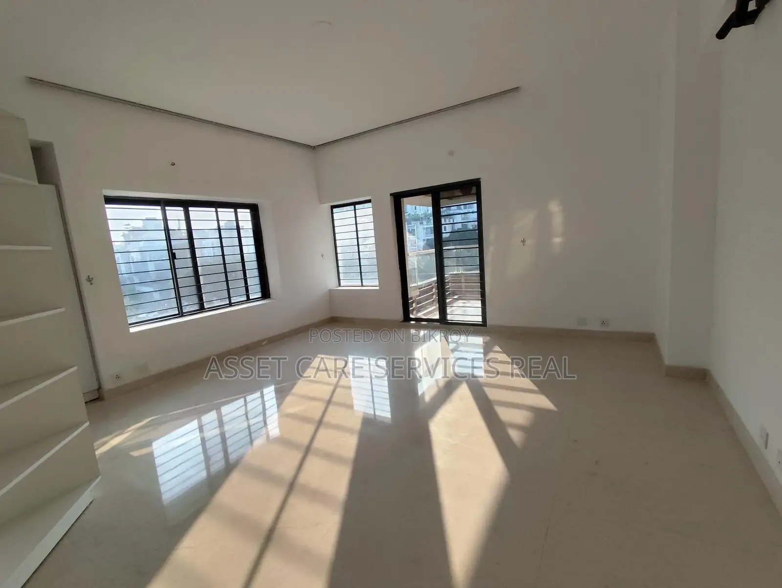 North Gulshan 4-Bedroom Apartment for Rent with Gym and Pool