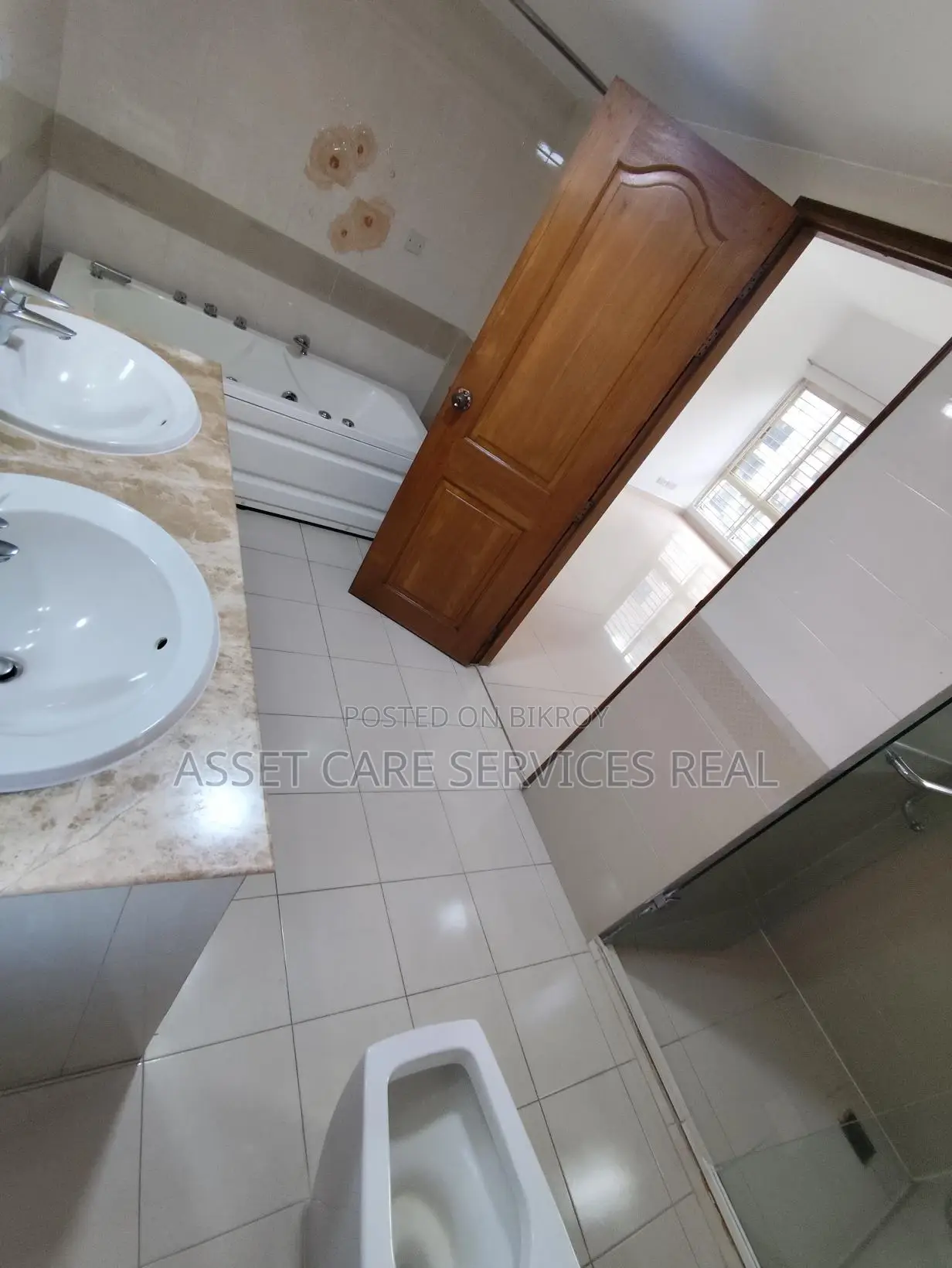 North Gulshan 4-Bedroom Apartment for Rent with Gym and Pool