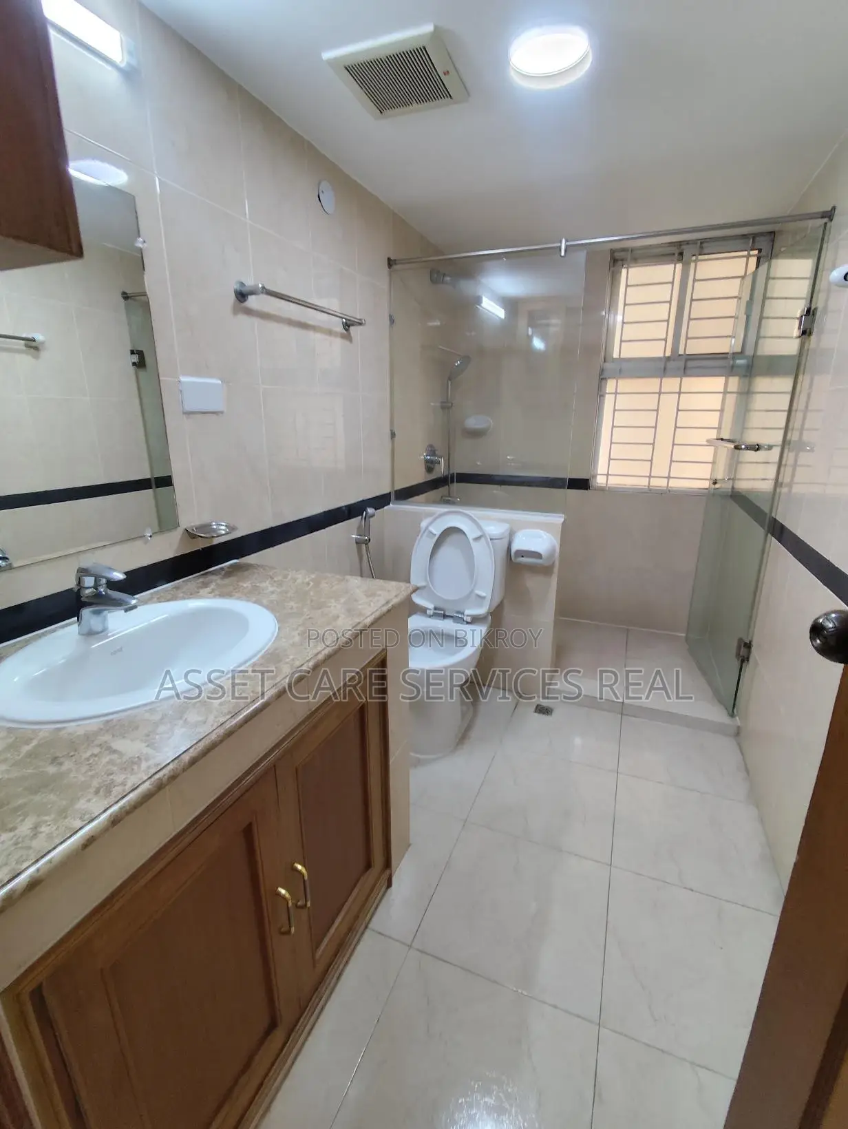 North Gulshan 4-Bedroom Apartment for Rent with Gym and Pool