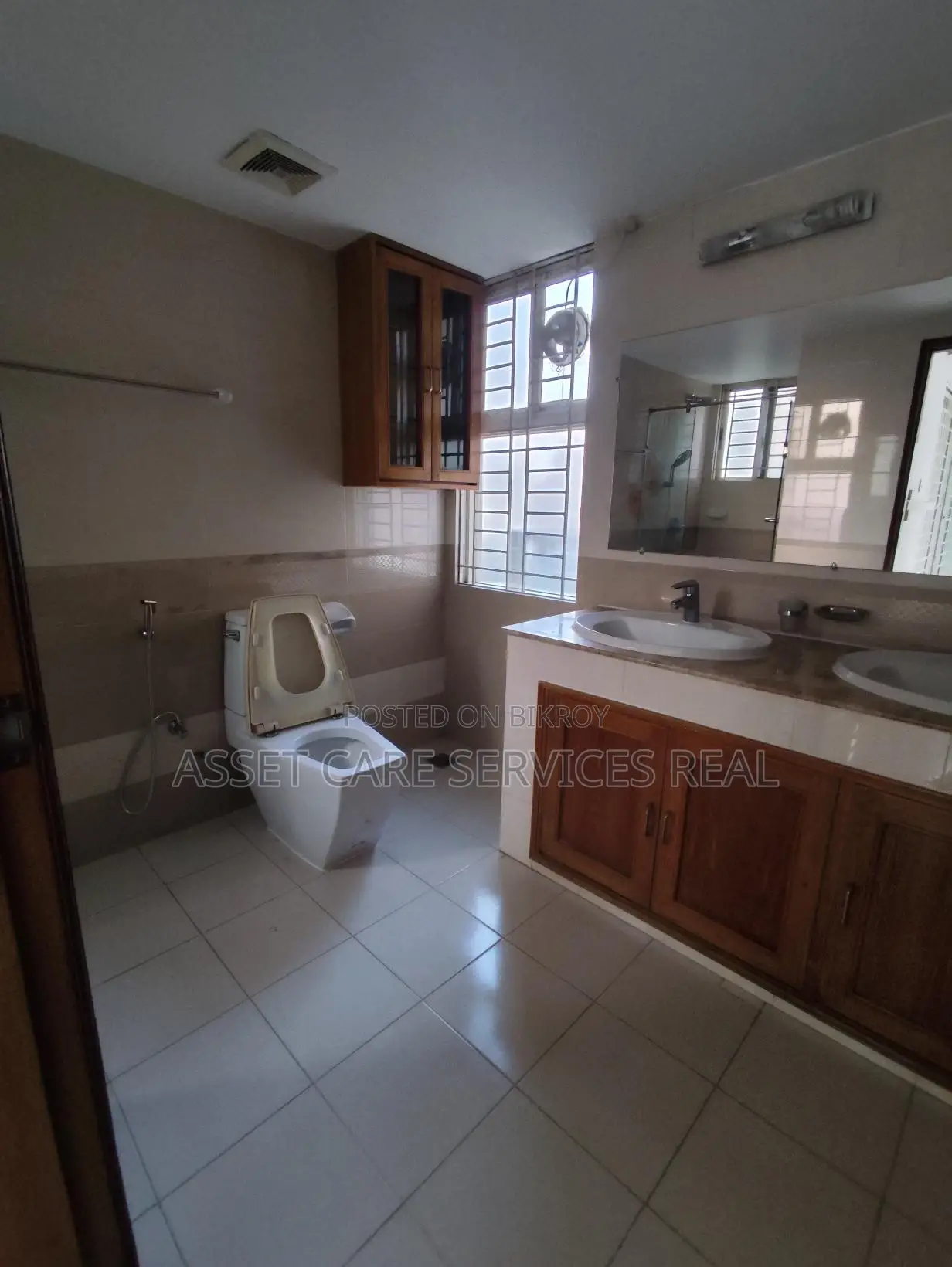 North Gulshan 4-Bedroom Apartment for Rent with Gym and Pool