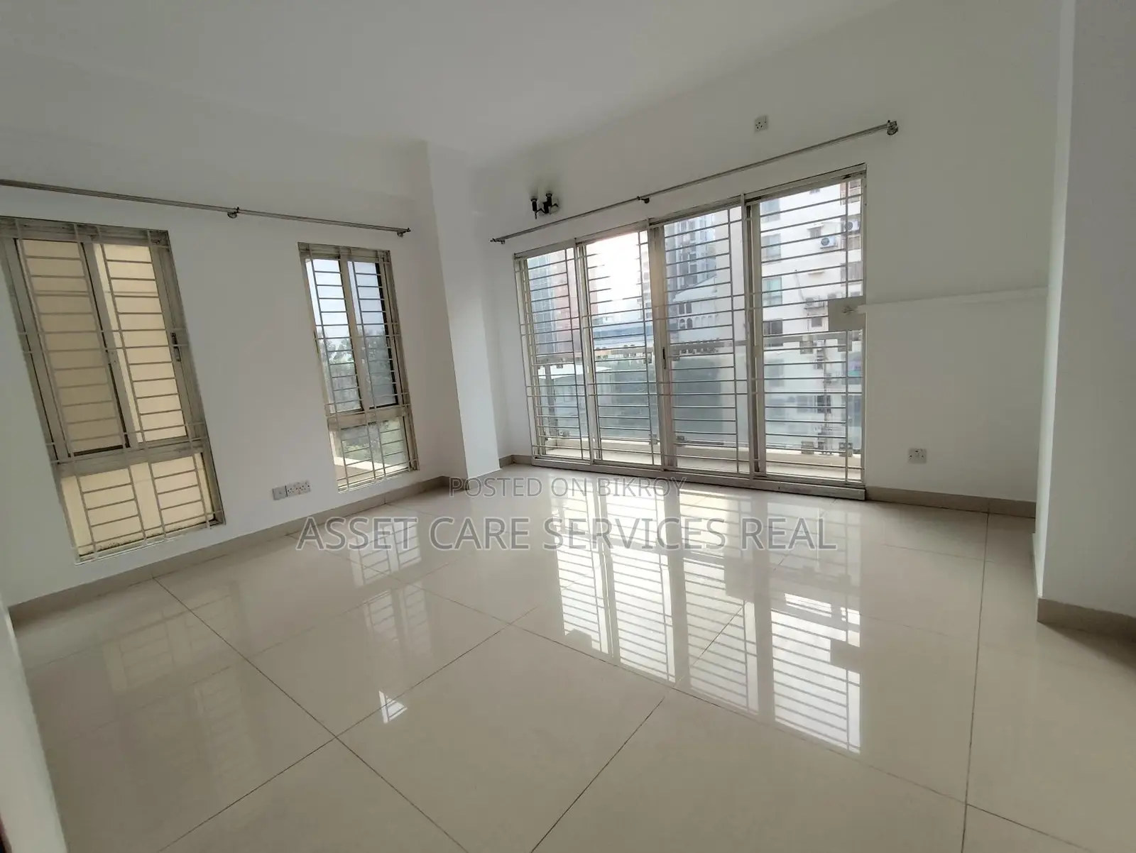 North Gulshan 4-Bedroom Apartment for Rent with Gym and Pool