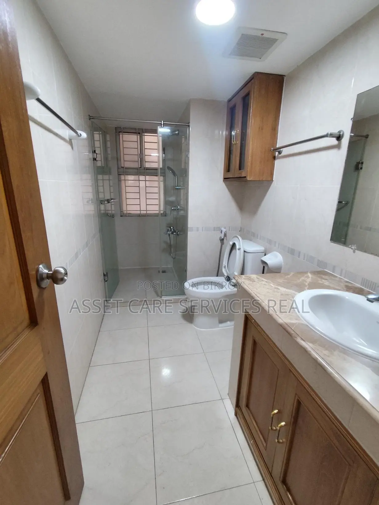 North Gulshan 4-Bedroom Apartment for Rent with Gym and Pool