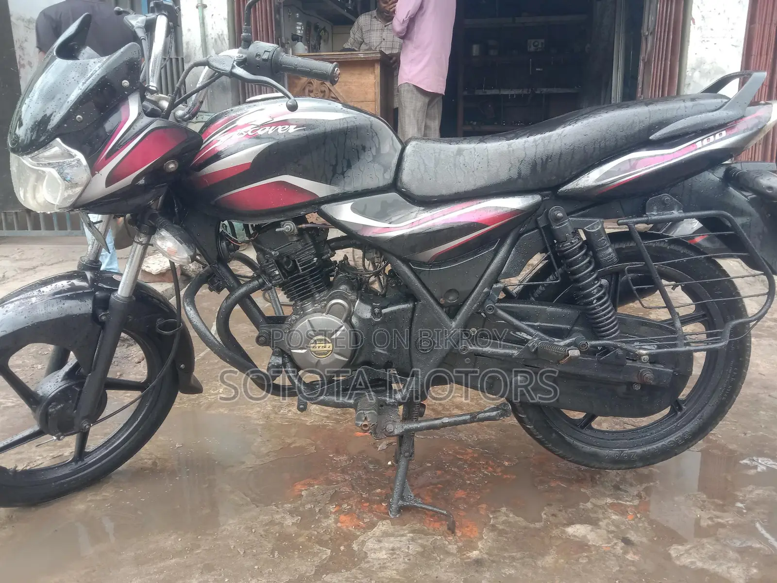 Bajaj Discover 100 . 2016
