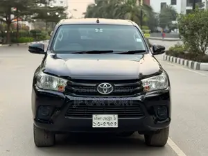 Toyota Hilux 2018 Black
