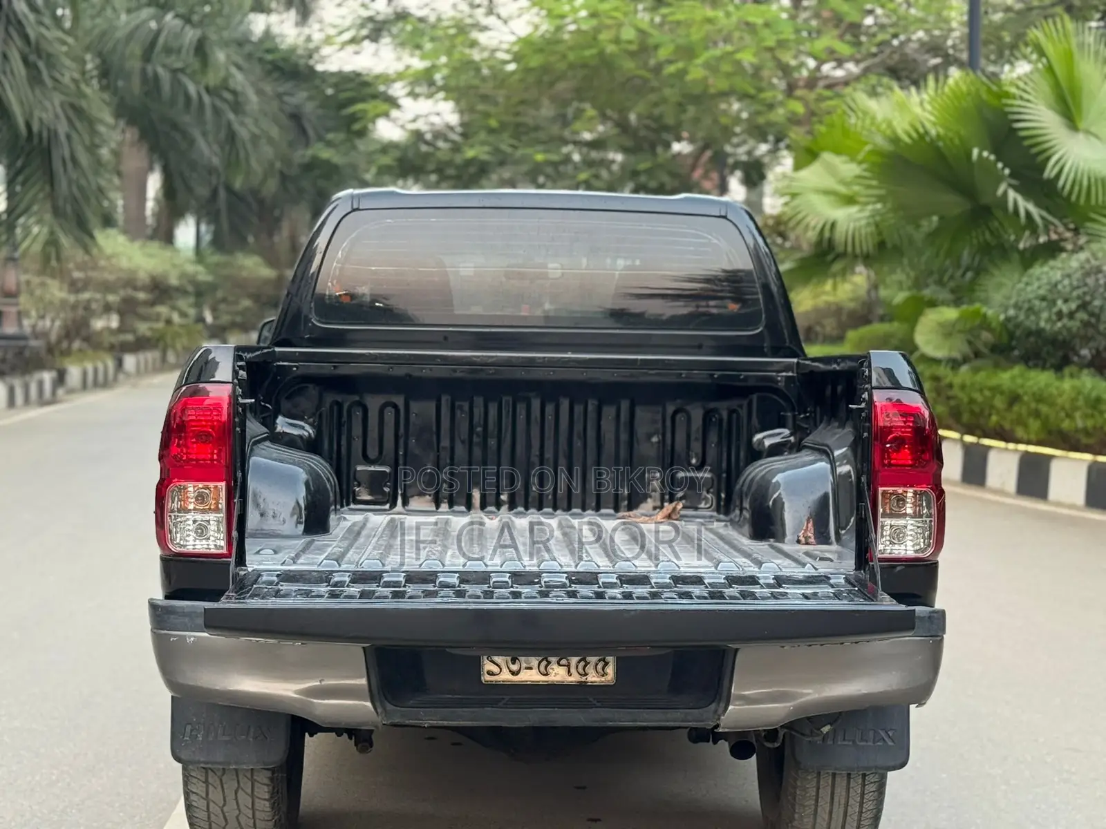 টয়োটা হিলাক্স ২০১৮ ব্ল্যাক
