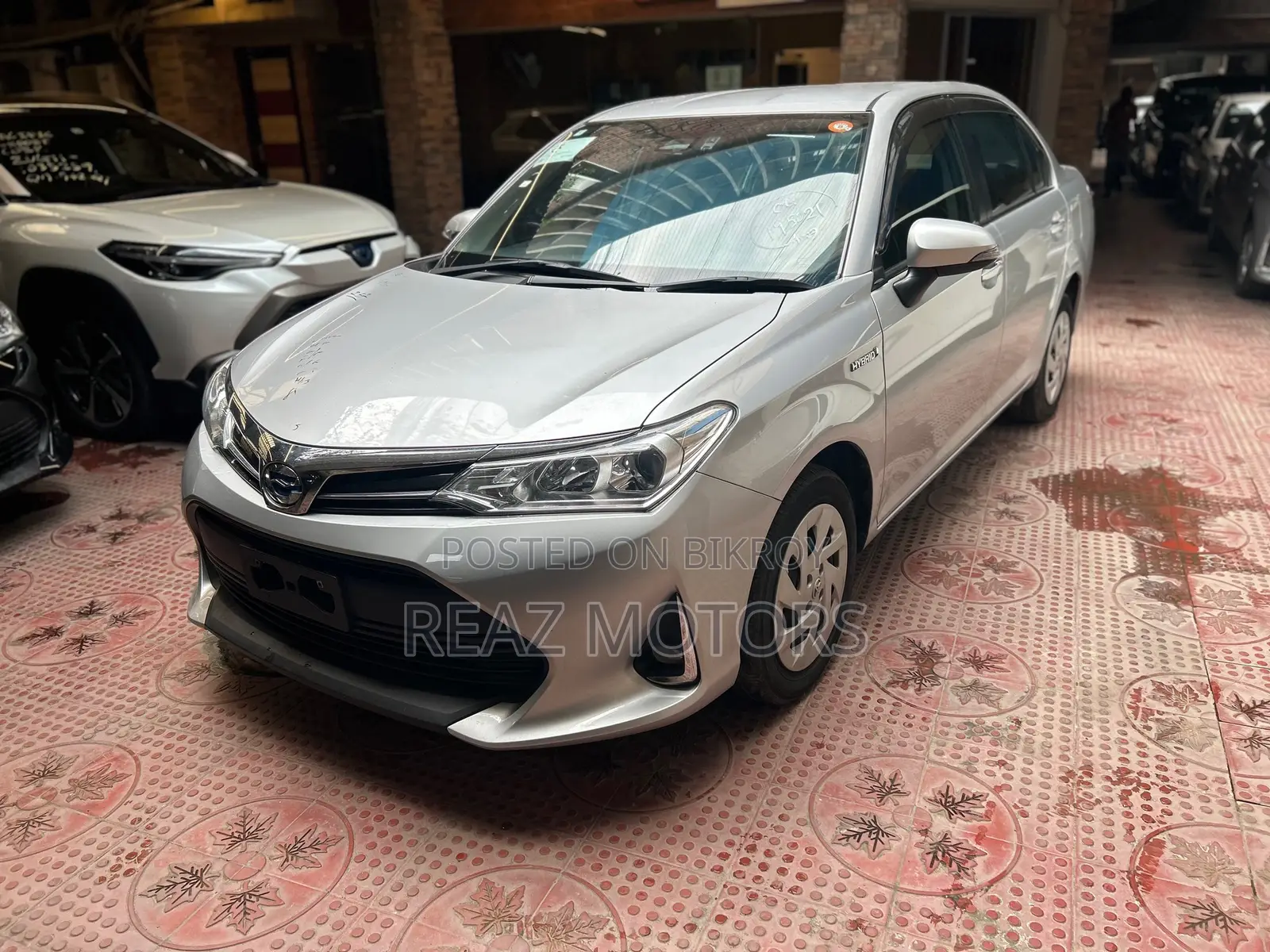 Toyota Axio EX PKG SILVER / 2020