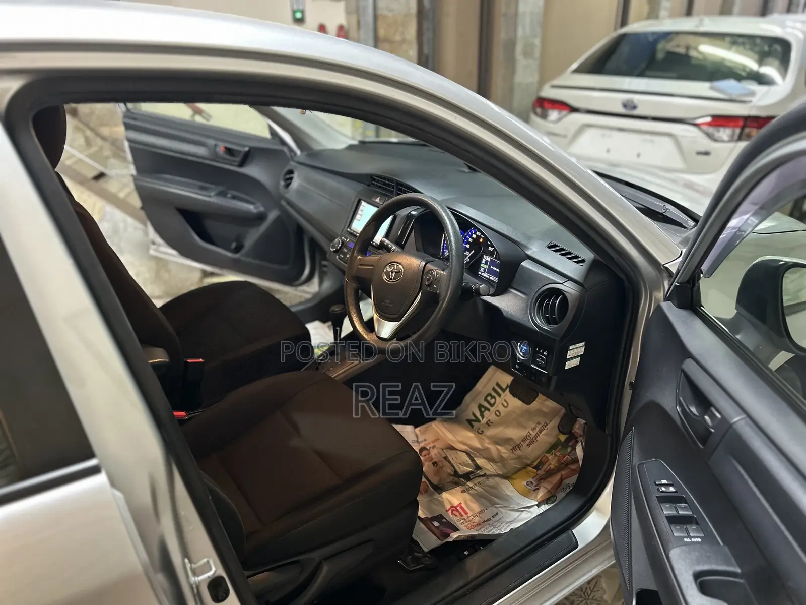 Toyota Axio EX PKG SILVER / 2020