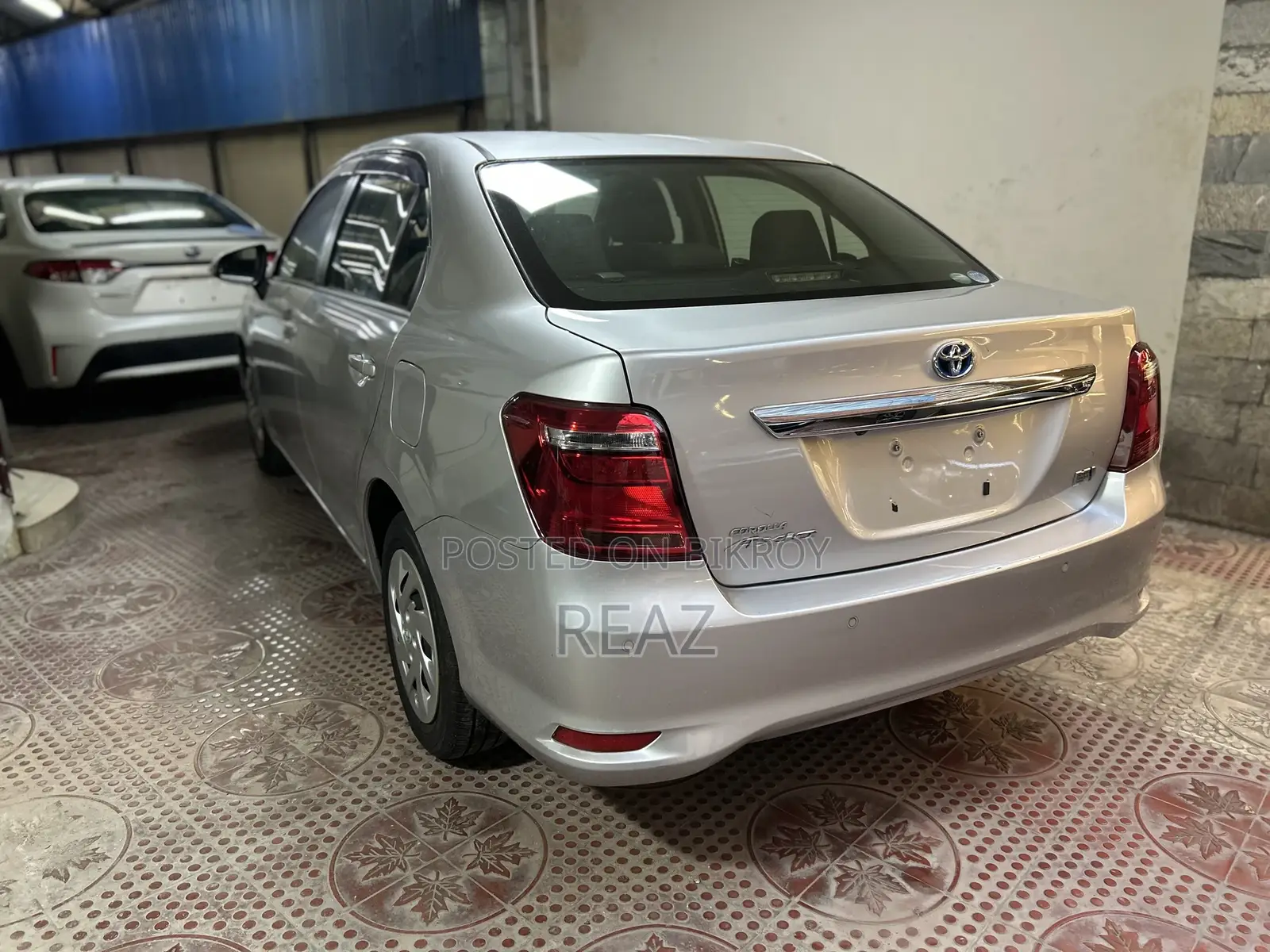Toyota Axio EX PKG SILVER / 2020