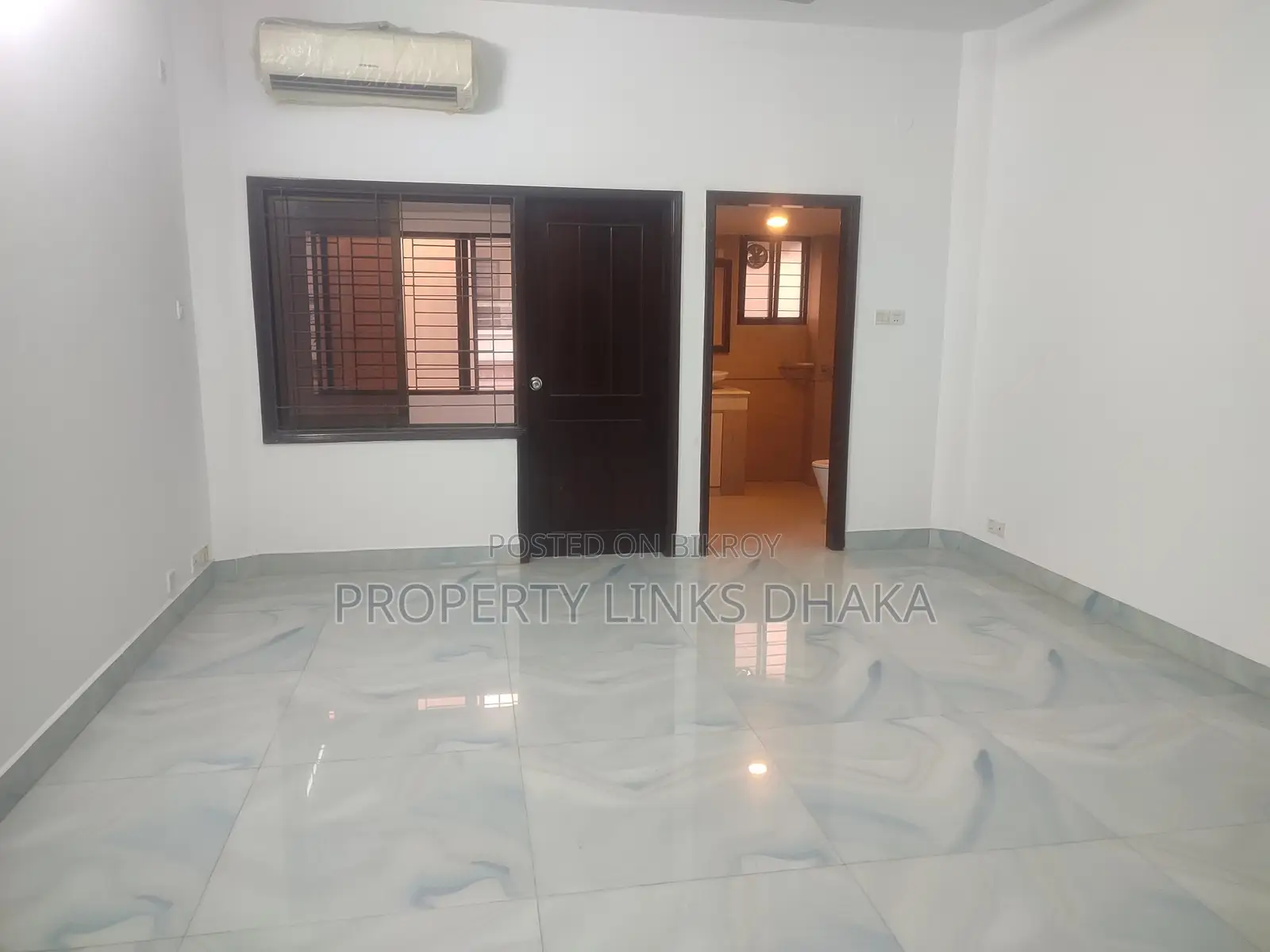 Spacious 4 Bedrooms Semi Furnished Flat for Rent