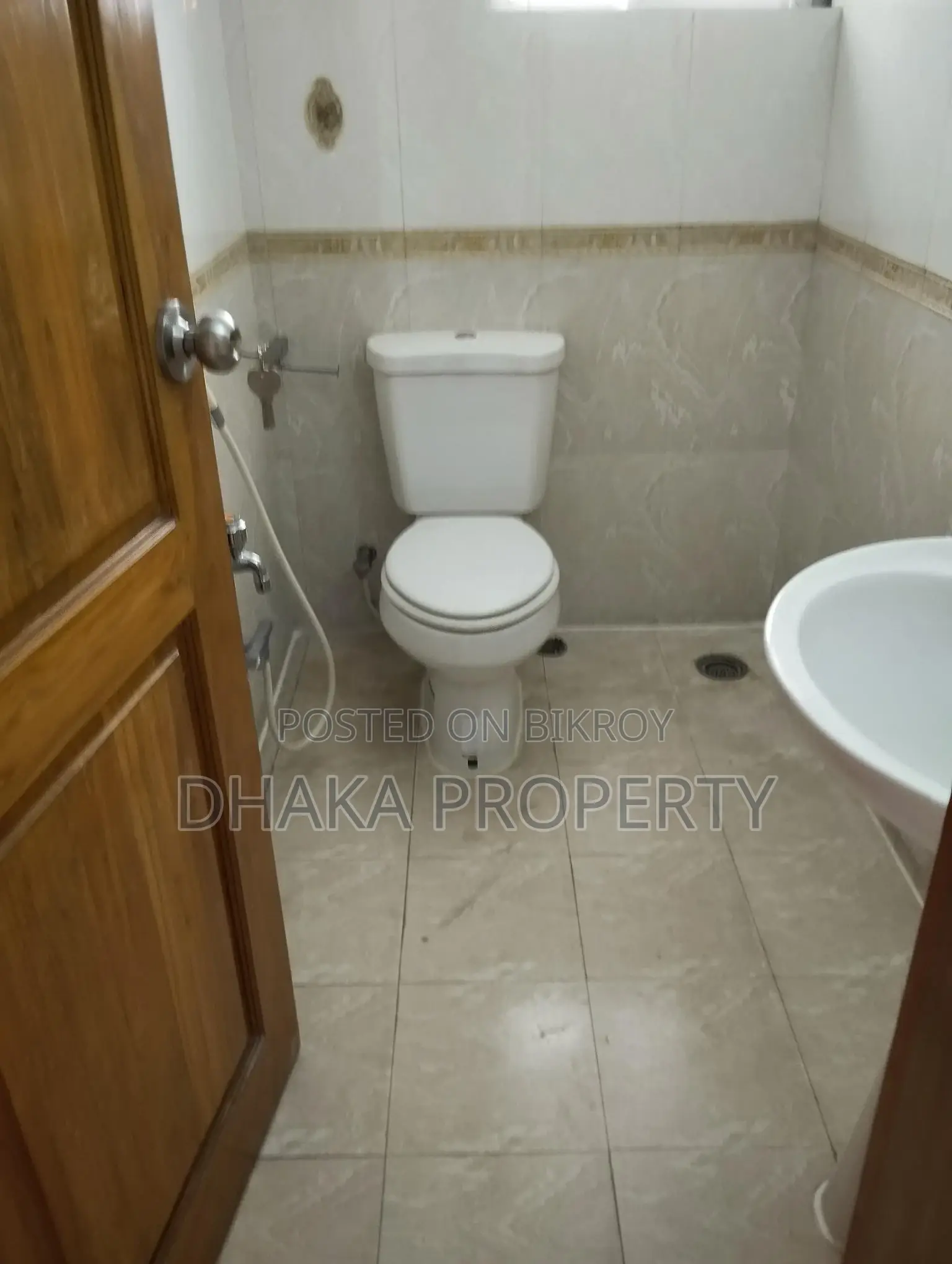গুলশানে ভাড়ার জন্য ভালো মানের আনফার্নিশড ফ্ল্যাট