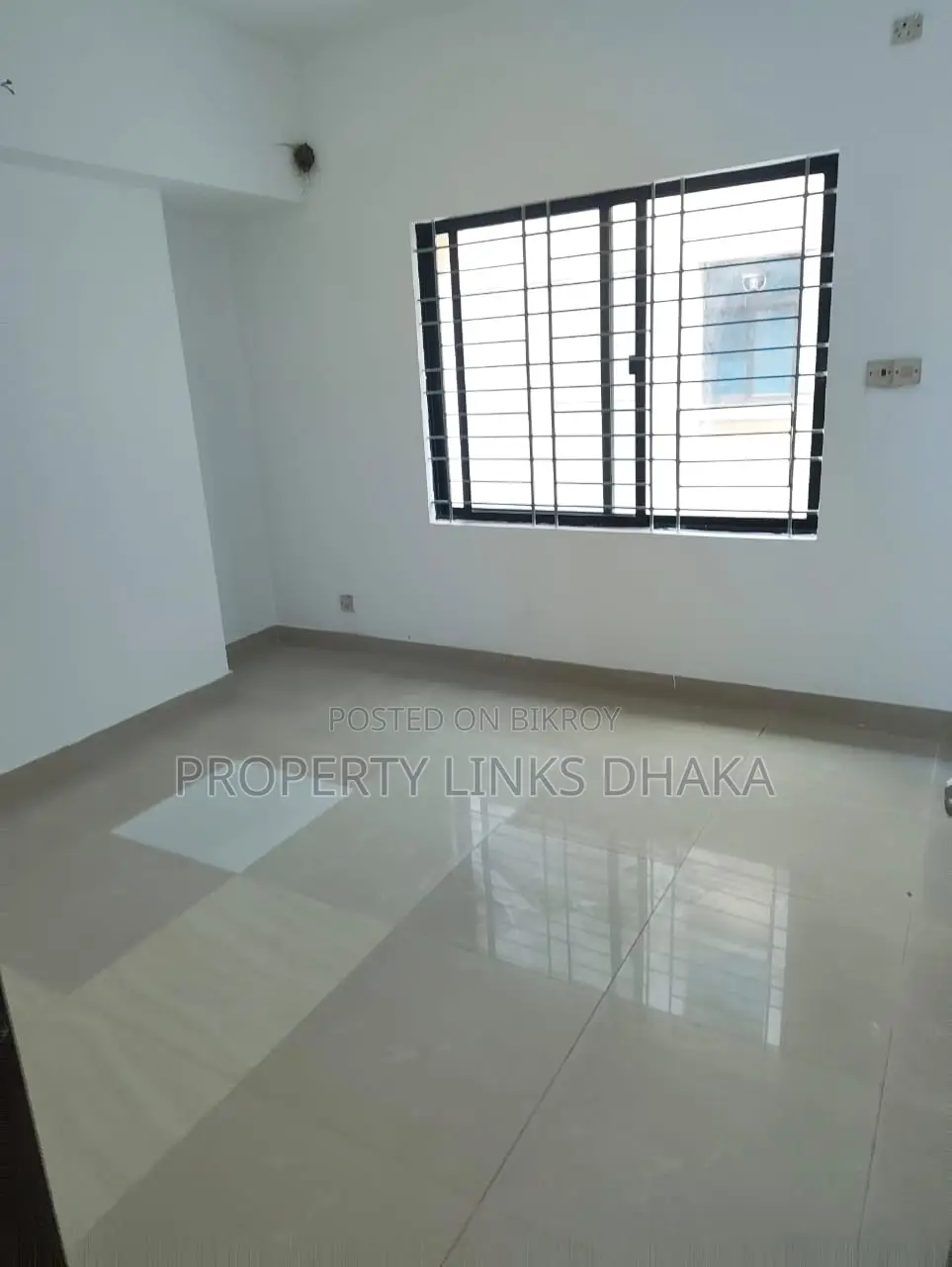 3 bedroom 4 bathroom drawing dining kitchen balcony