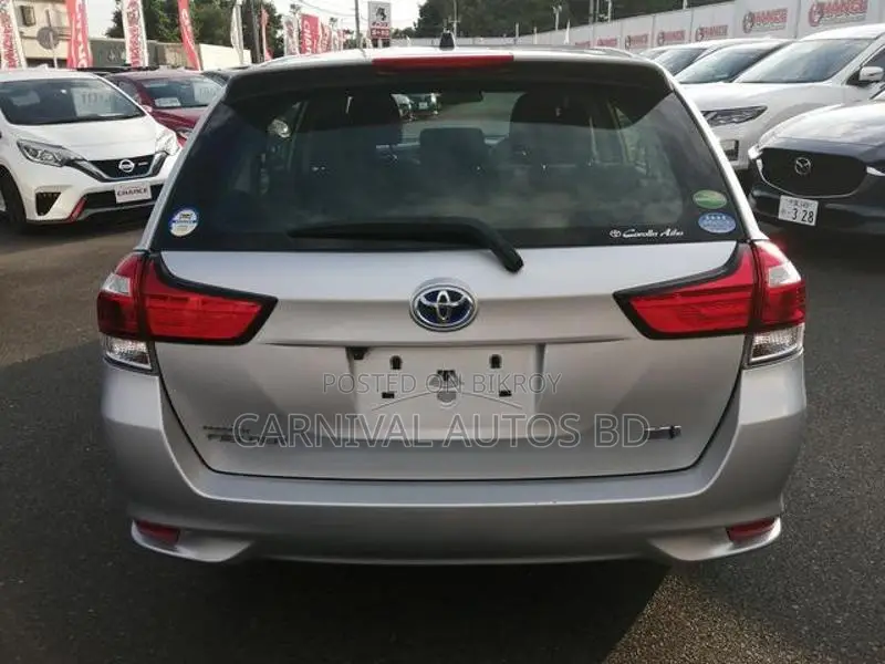 Toyota Fielder Ex Hybrid Silver 2020
