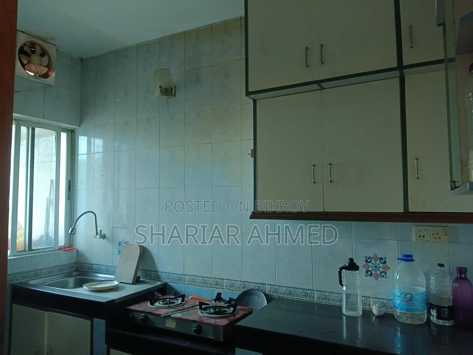 গুলশান ১-এ ২৪৪০ বর্গফুটের ৩ বেড ফুল-ফার্নিশড অ্যাপার্টমেন্ট ভাড়ার জন্য