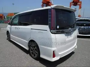 Toyota Noah SI WXB Hybrid Pearl 2021
