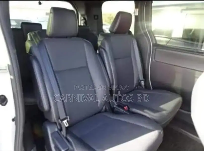Toyota Noah SI WXB Hybrid Pearl 2021