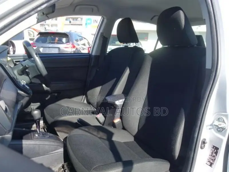Toyota Axio EX HYBRID SILVER 2020