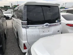Toyota Voxy ZS KIRAMEKI PEARL 2020