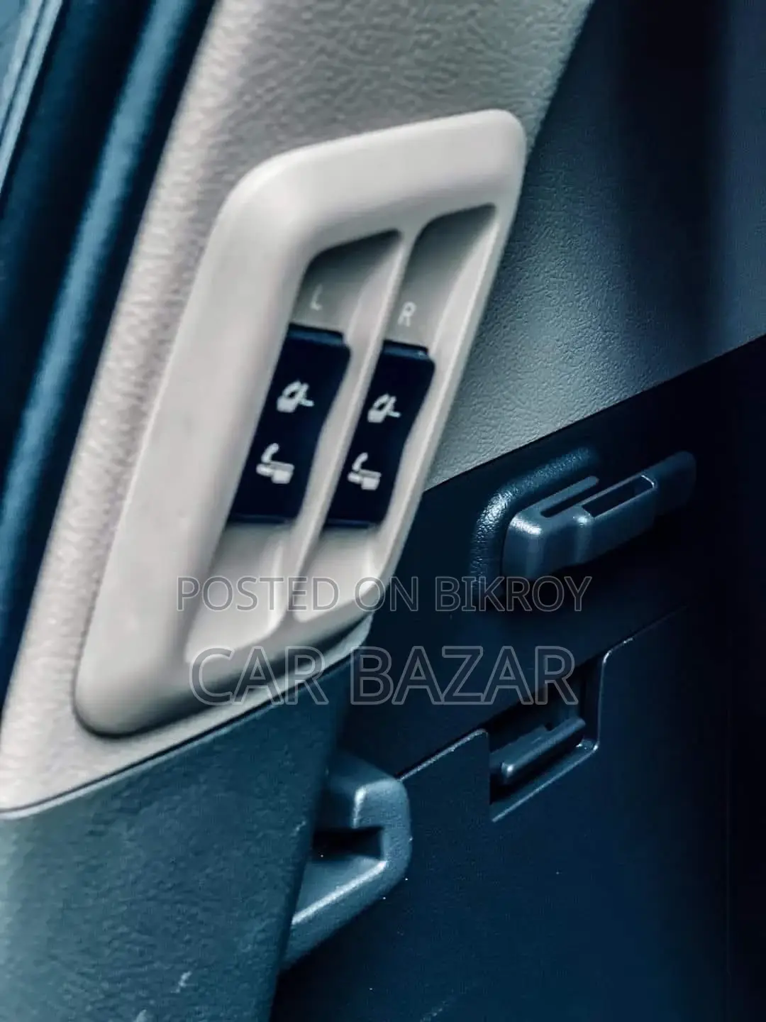 Toyota Prado TxL 7-Seat Sunroof 2013