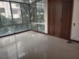 গুলশানে ভালো মানের ৩ বেডরুমের আনফার্নিশড ফ্ল্যাট ভাড়া
