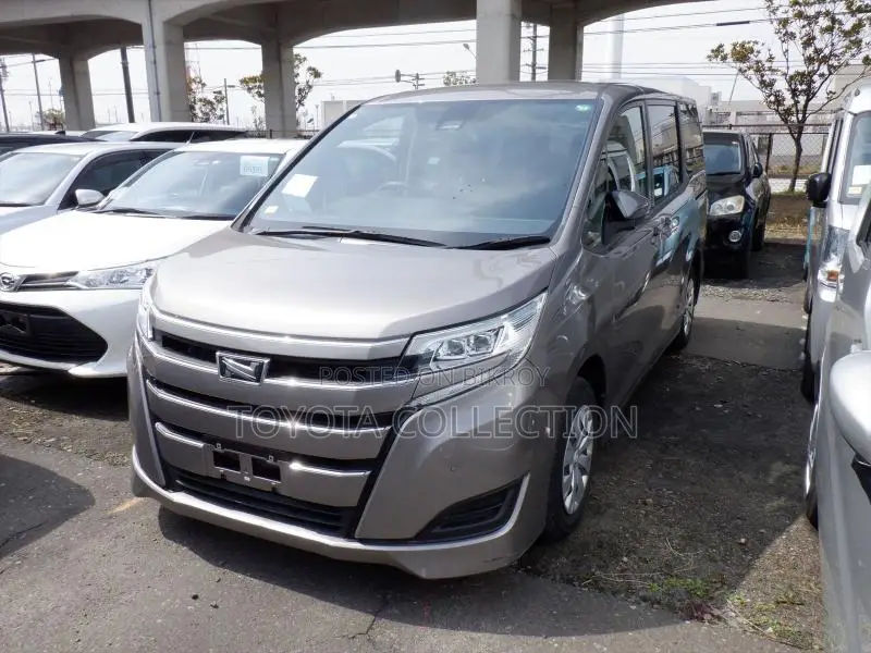 Toyota Noah PUSH START X PACKAGE 2020