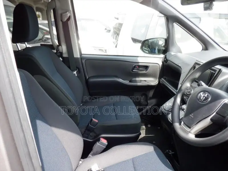 Toyota Noah PUSH START X PACKAGE 2020