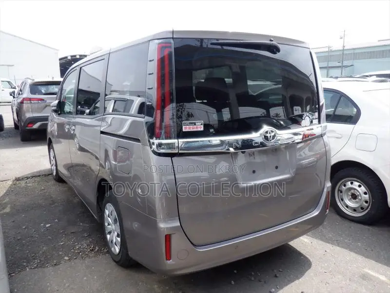 Toyota Noah PUSH START X PACKAGE 2020