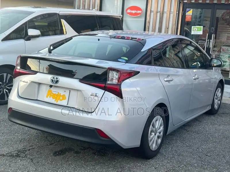Toyota Prius S package Silver 2020