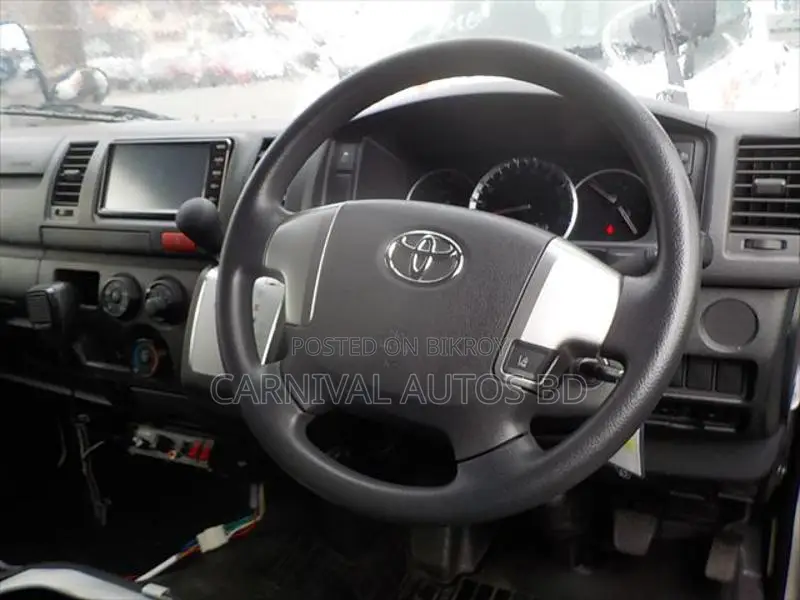 Toyota Hiace DX PACKAGE AMBULANCE 2020
