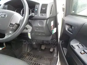Toyota Hiace DX PACKAGE AMBULANCE 2020