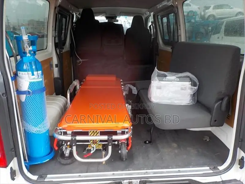 Toyota Hiace DX PACKAGE AMBULANCE 2020