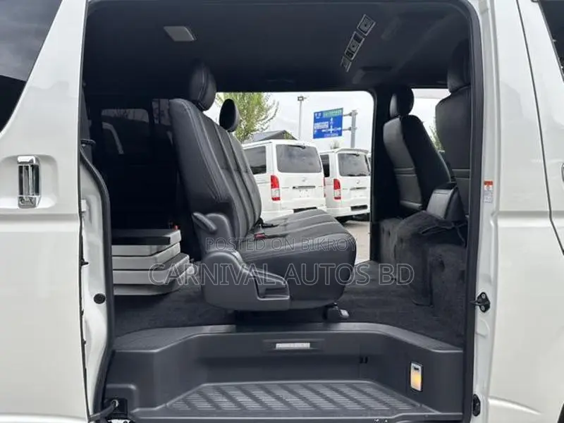 Toyota Hiace SUPER GL DARK PRIME 2020