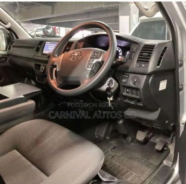 Toyota Hiace GL PACKAGE DUAL AC 2020