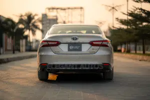 টয়োটা ক্যামরি এক্সএলই ২০১৯