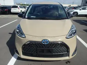 Toyota Sienta G Q PACKAGE 2020