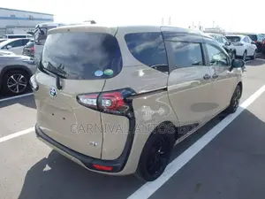 Toyota Sienta G Q PACKAGE 2020
