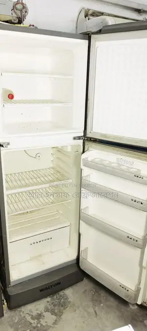 একটি ওয়ালটন ফ্রিজ বিক্রি করা হবে